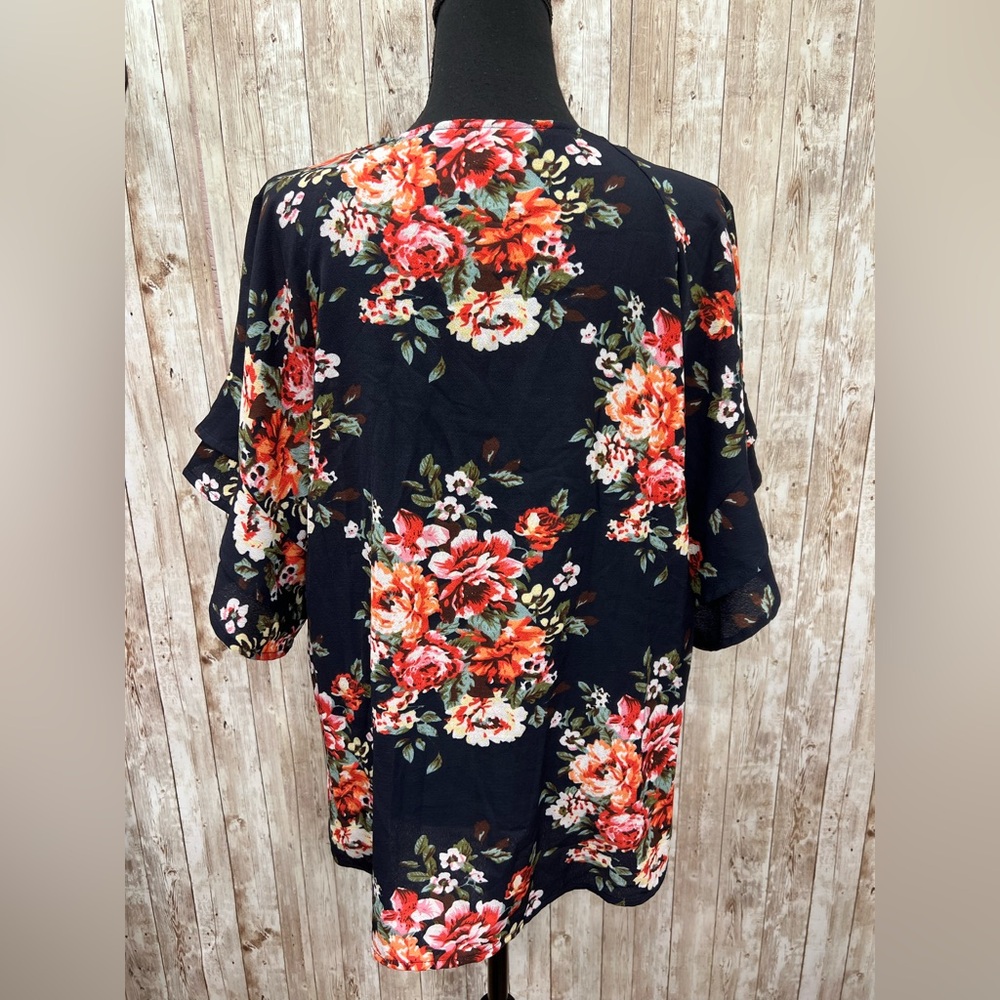 Umgee Navy Floral Blouse - Size S‎ - Picture 5 of 6